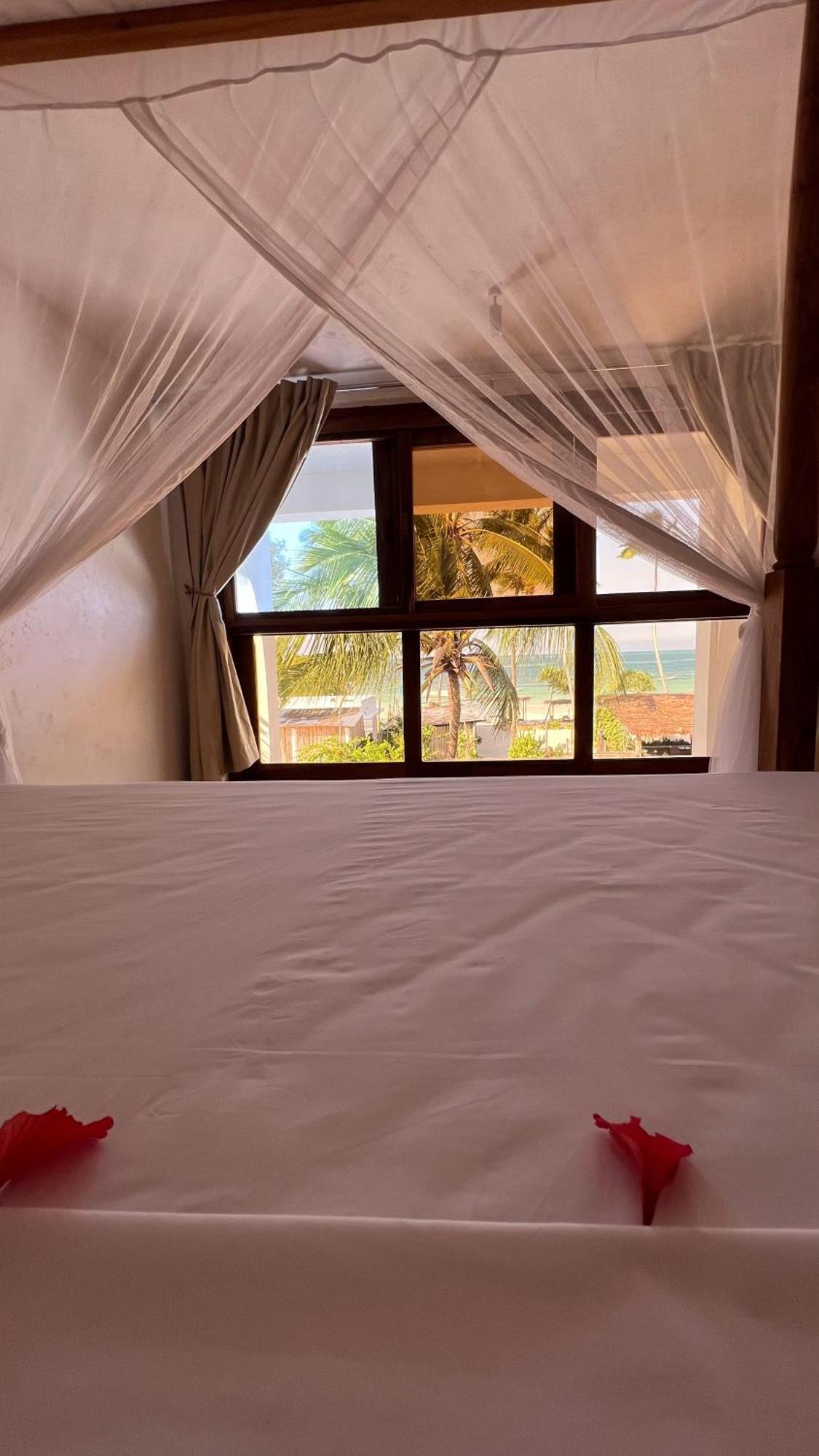 Mvuvi Boutique Resort Kiwengwa  Kamer foto